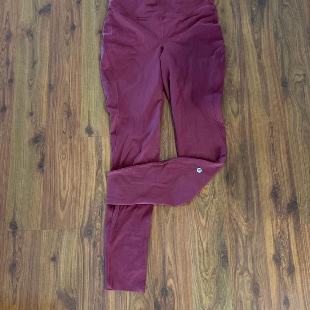 Lululemon dark rose color fitness pants leggings exercise pants size 6
